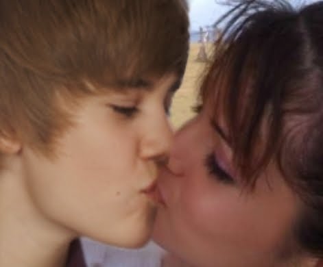 new justin bieber pictures with selena gomez. selena gomez and justin bieber