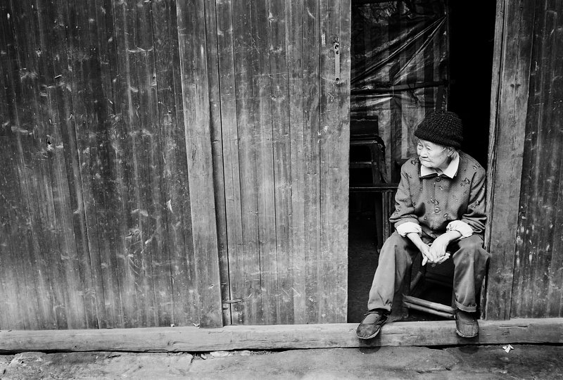 [More_sitting_around_by_avotius.jpg]