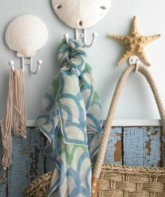 FOCAL POINT STYLING: DECORATING WITH STARFISH