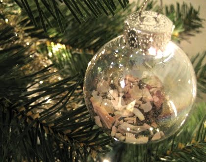 beach Christmas ornament filled with sand and shells