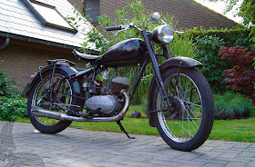 1953 150cc 2-stroke thumper