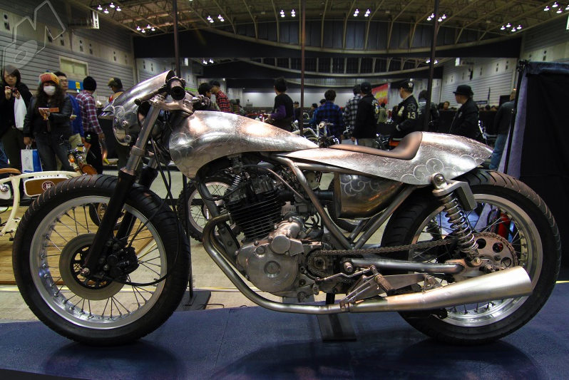unknown inline twin streetfighter