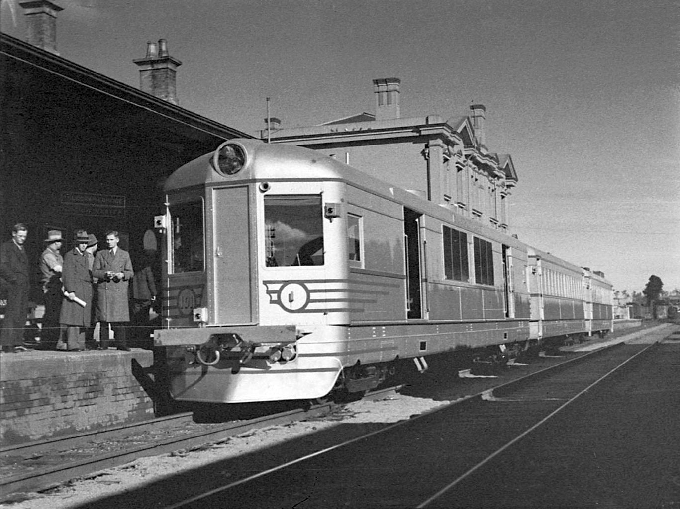 transpress nz the Silver City Comet