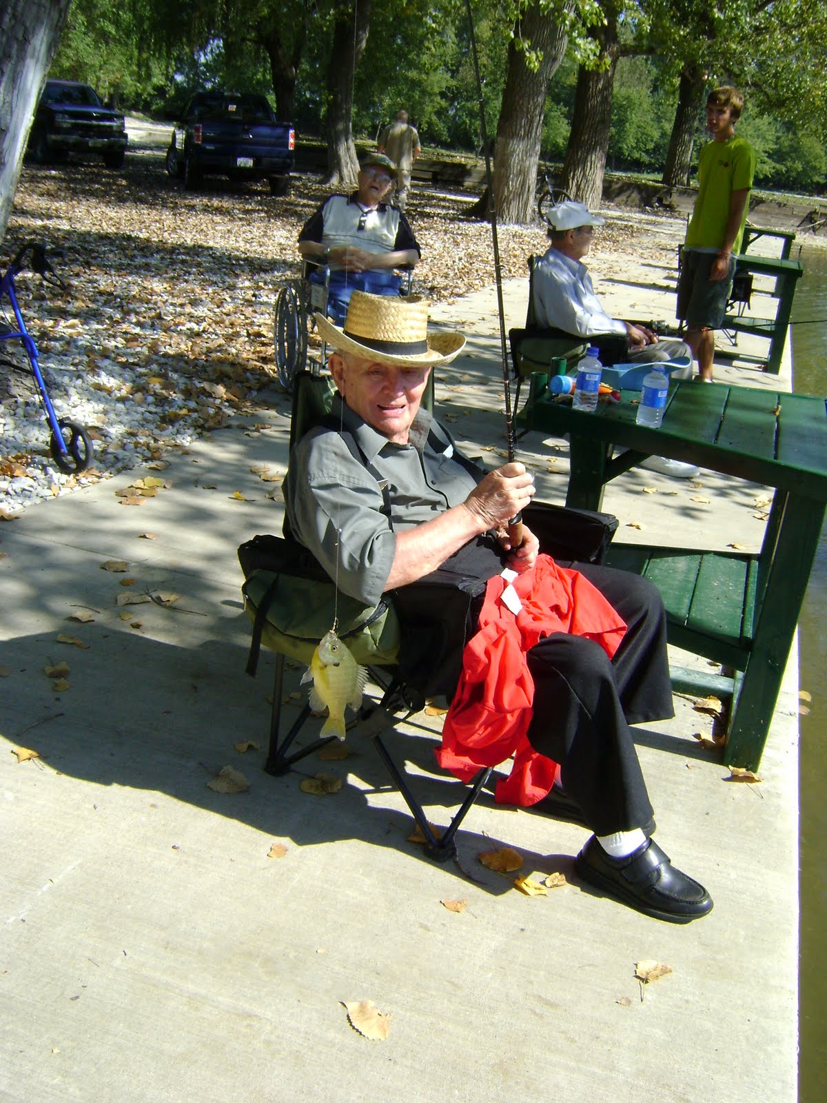 [electrofishing+013.JPG]