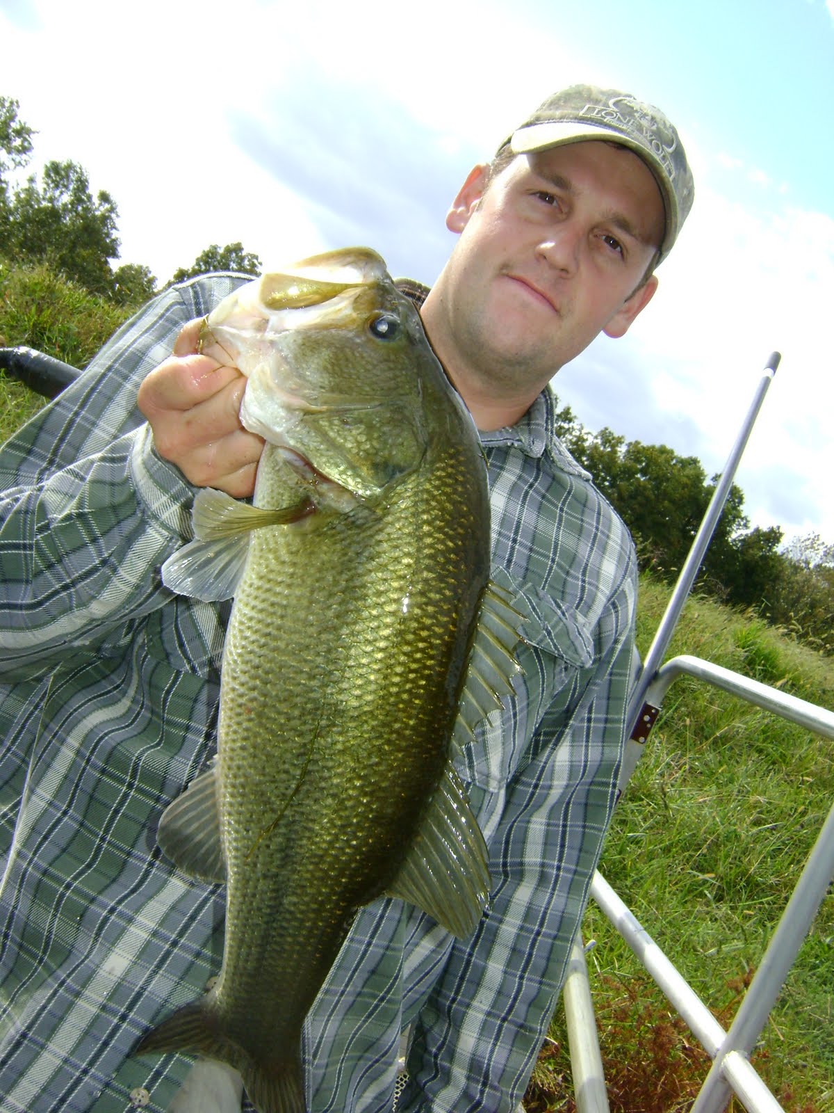 [electrofishing+pics+2+010.JPG]