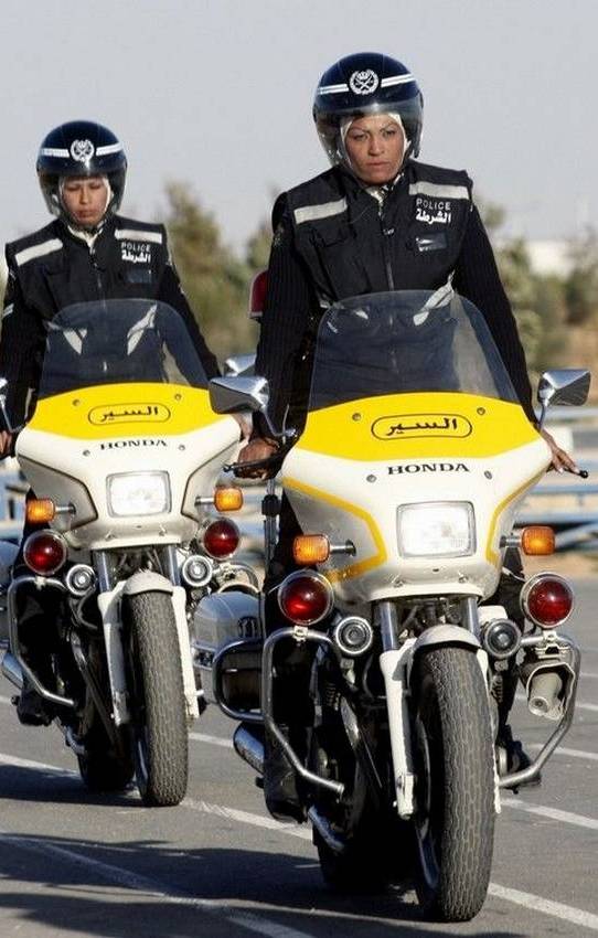 [jordanian-police-women03.jpg]