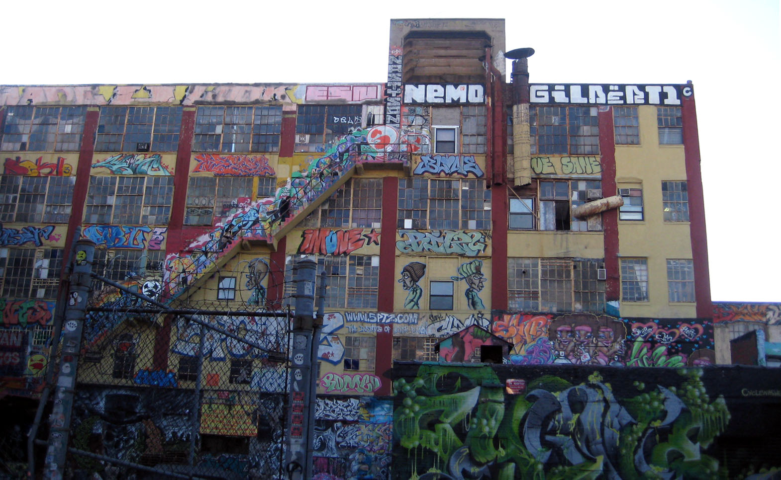 dosceworks Five Point Mision. Queens. New York.