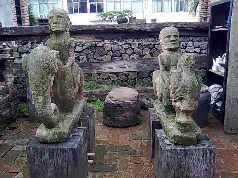KOLEKSI SENI ANTIK GALLERY Patung  Batu  Primitif Batak  Samosir