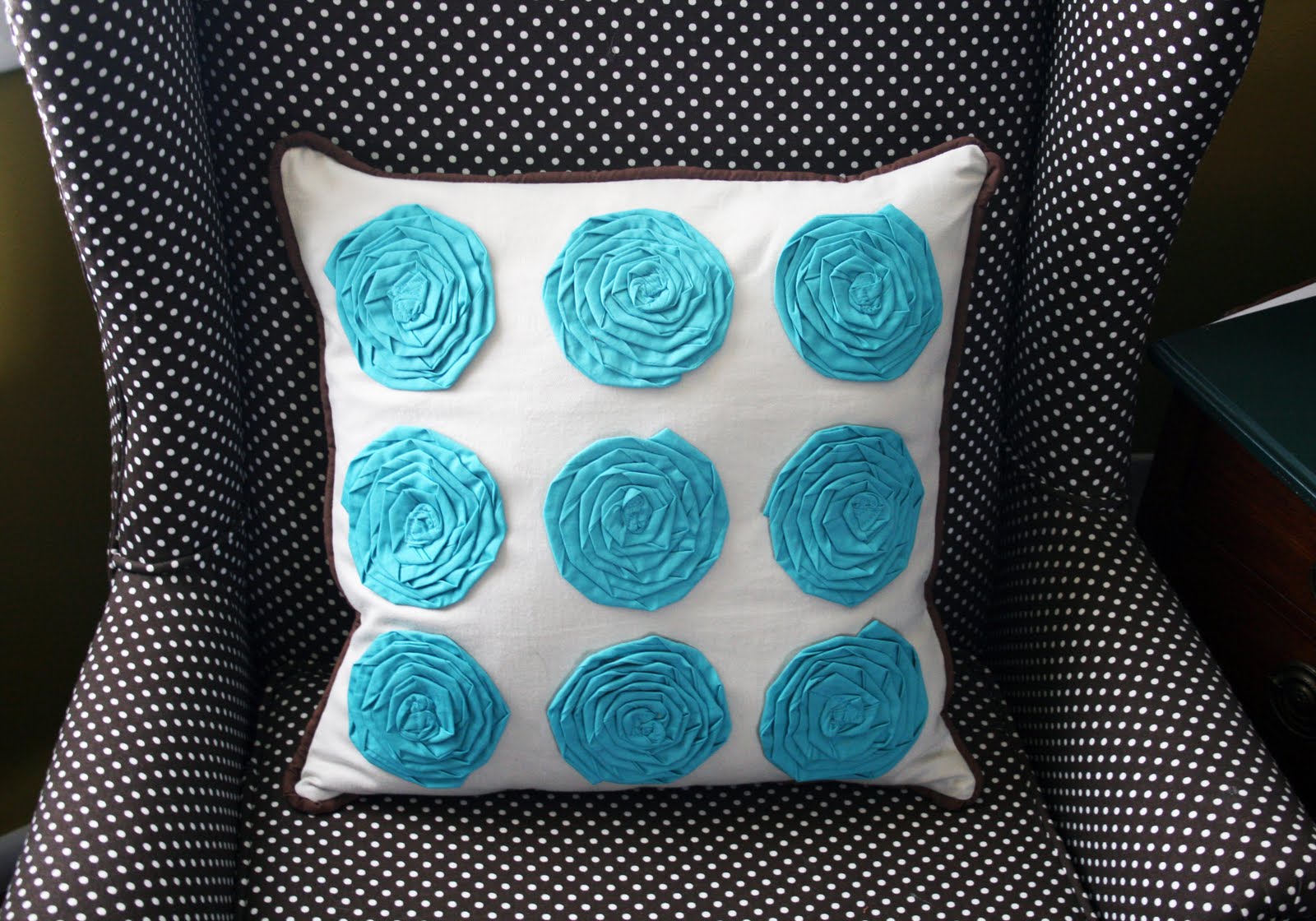 I Create It: Target Flower Pillow Tutorial