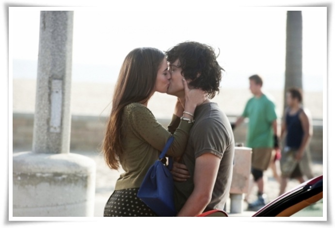 90210 - 3x07/08 - I see London, I see France.../Mother Dearest ~ Séries