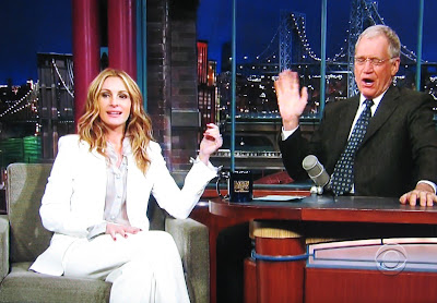 julia roberts on letterman 2009 white suit