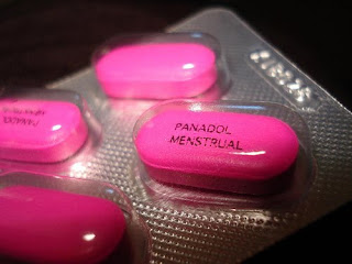 Ubat pink dan botol panas  Cik Ara