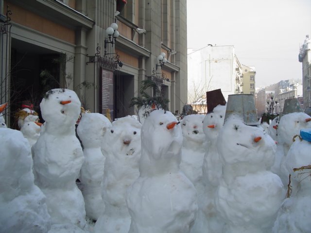 [Snowmen.jpg]