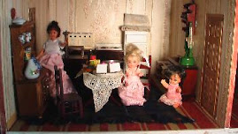 Dolls in the other Kitchen