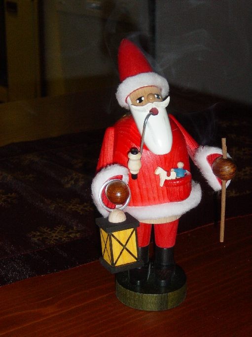 [Smoking+Santa.jpg]