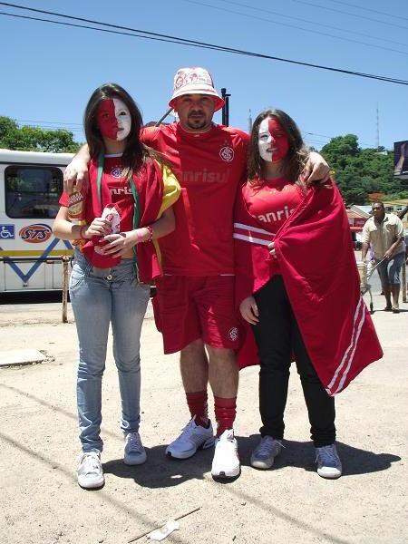 Sport Club Internacional de Porto Alegre, apresentando a movimentação da torcida chegando ao Gigantinho para acompanhar a estréia do Inter no Mundial de Clubes Fifa