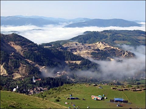 [munti_rosia_montana.jpg]