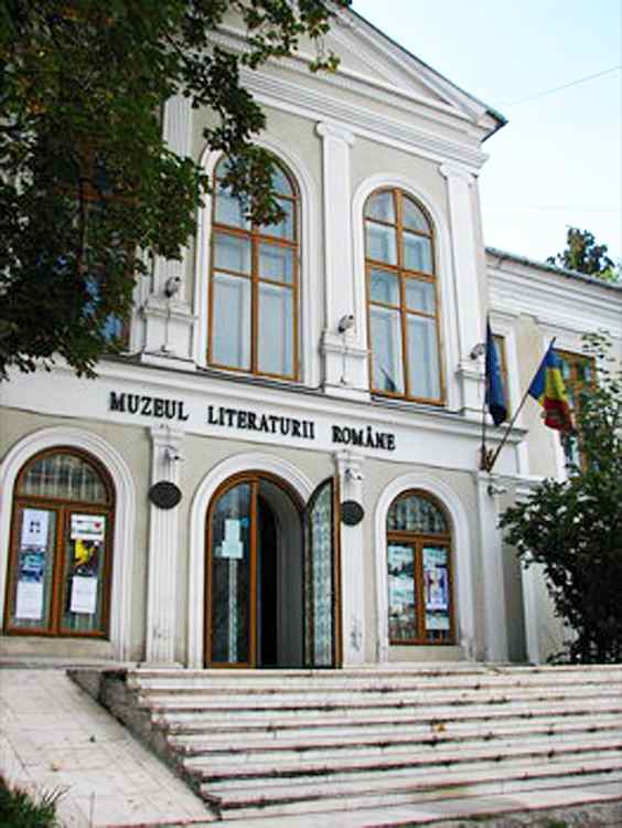 [Muzeul+Literaturii.jpg]