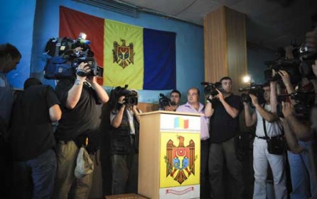 [Voronin+Moldova.jpg]