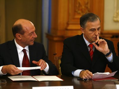 [basescu-geoana.jpg]