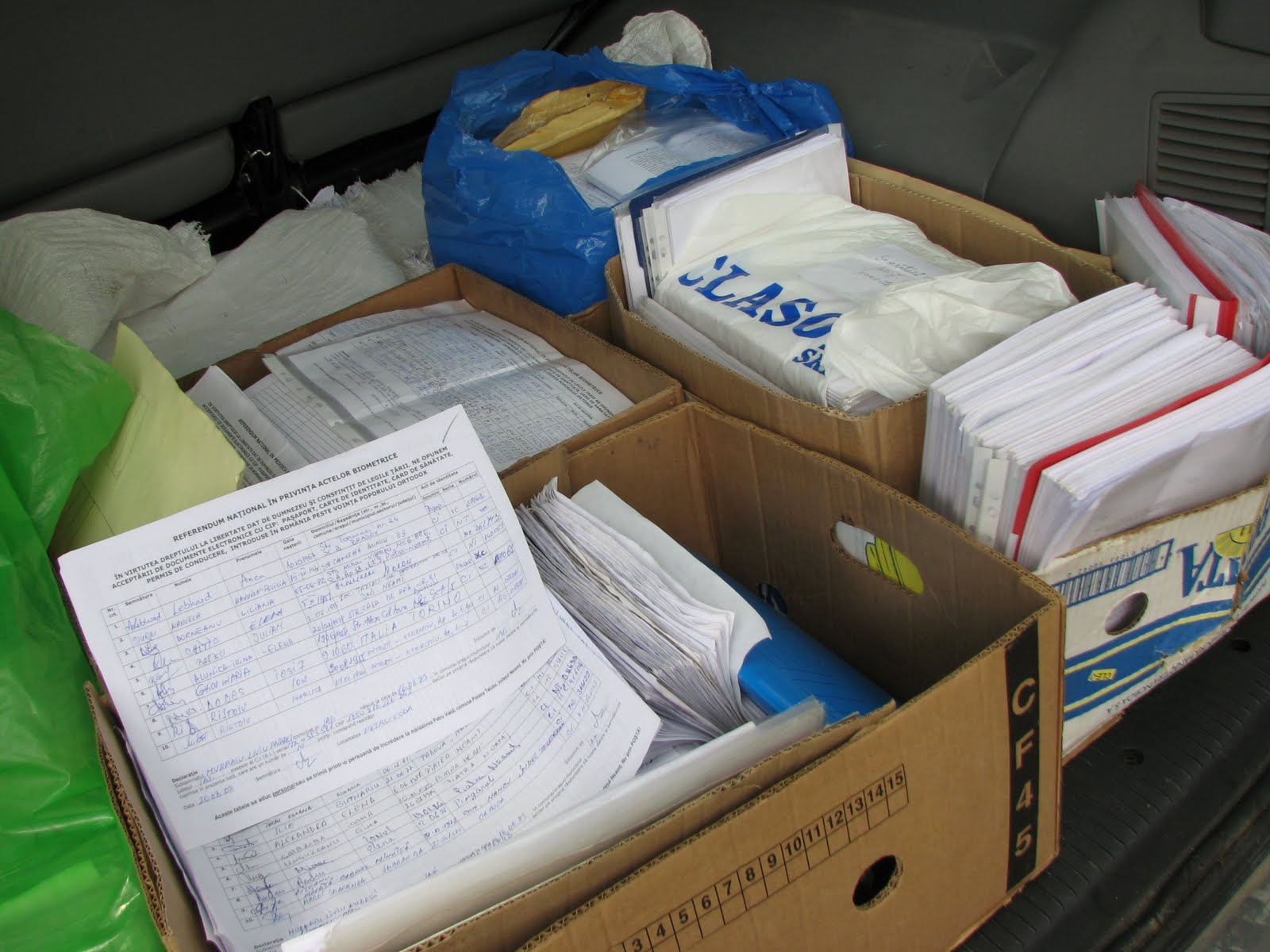 [Semnaturi_Cotroceni_Refrendum.JPG]