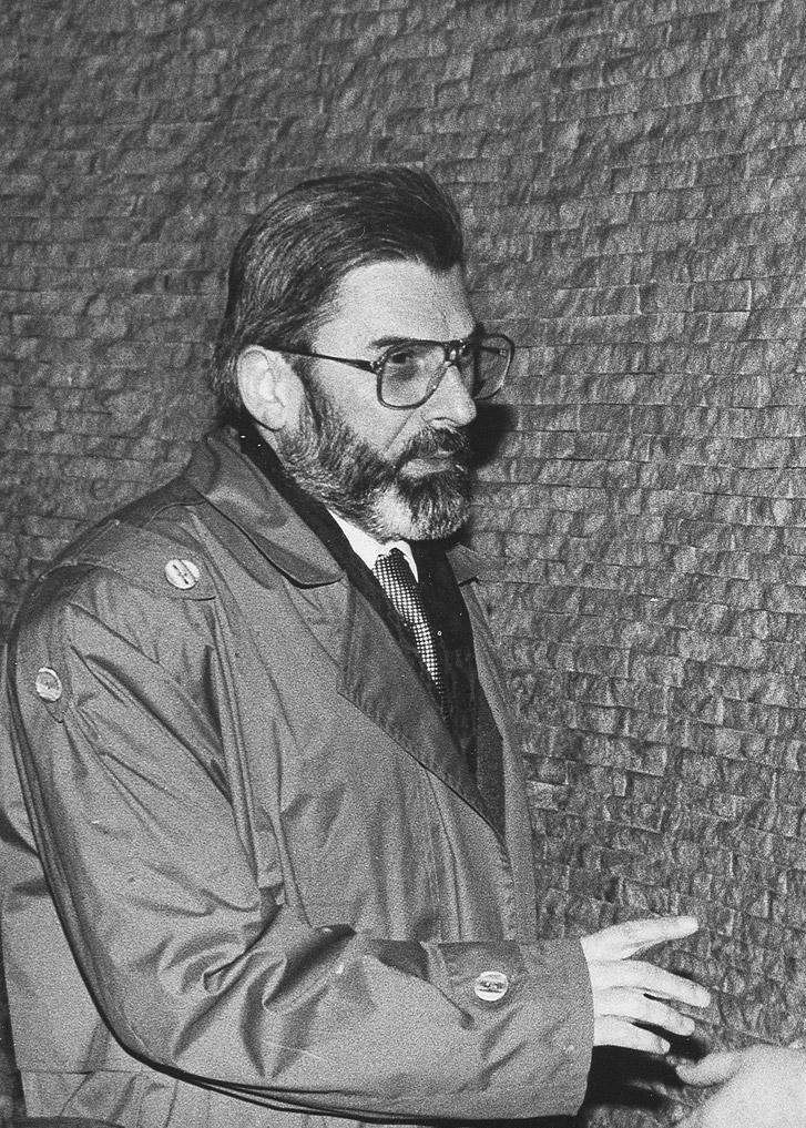 [Nicolae+Ulieru+(Purtător+de+cuvânt+SRI).jpg]