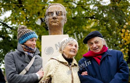 [Mariuca+Vulcanescu.jpeg]