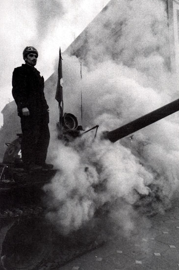 [Decembrie+1989+Bucuresti.JPG]