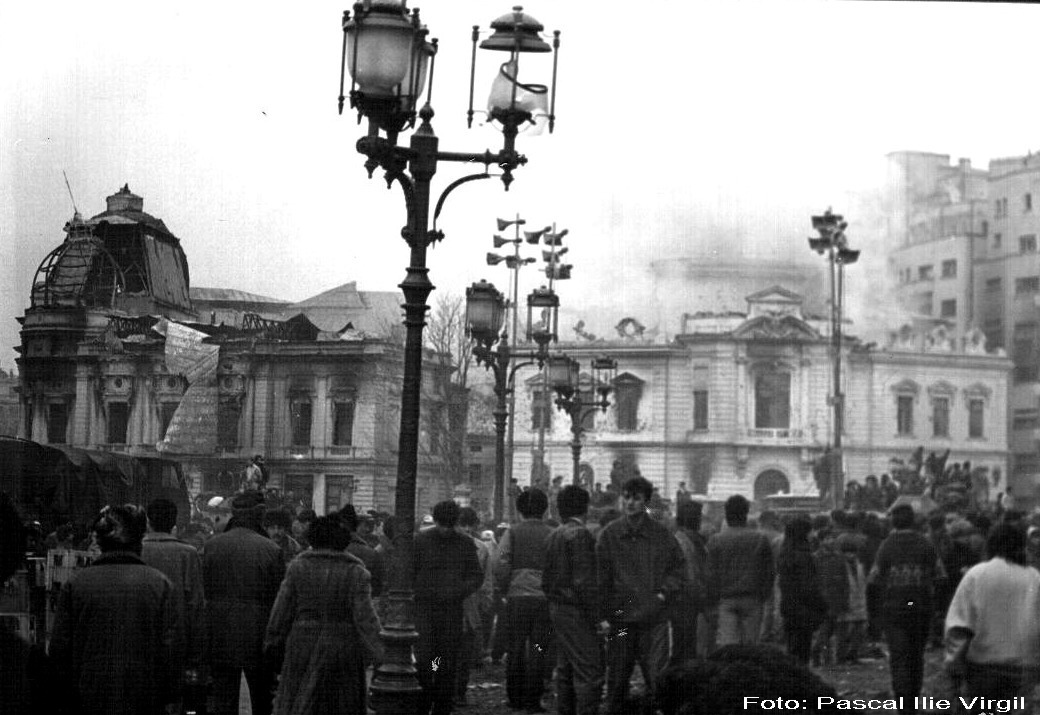 [Pascal+Ilie+Virgil+Decembrie+1989+6.jpg]