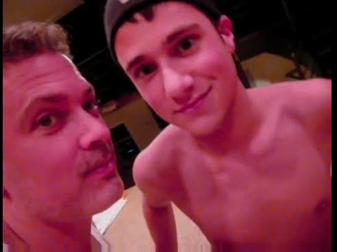 [Maverickman222_Hot_Boy_Toy.flv_000027427.jpg]