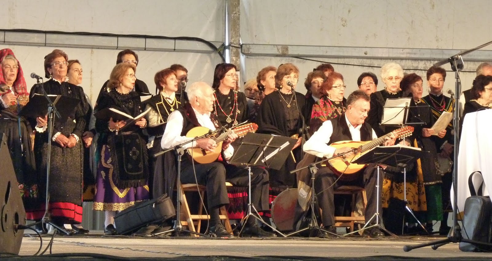 CASA DE CASTILLA Y LEÓN EN TRES CANTOS (MADRID) FIESTA DEL BOTILLO EN