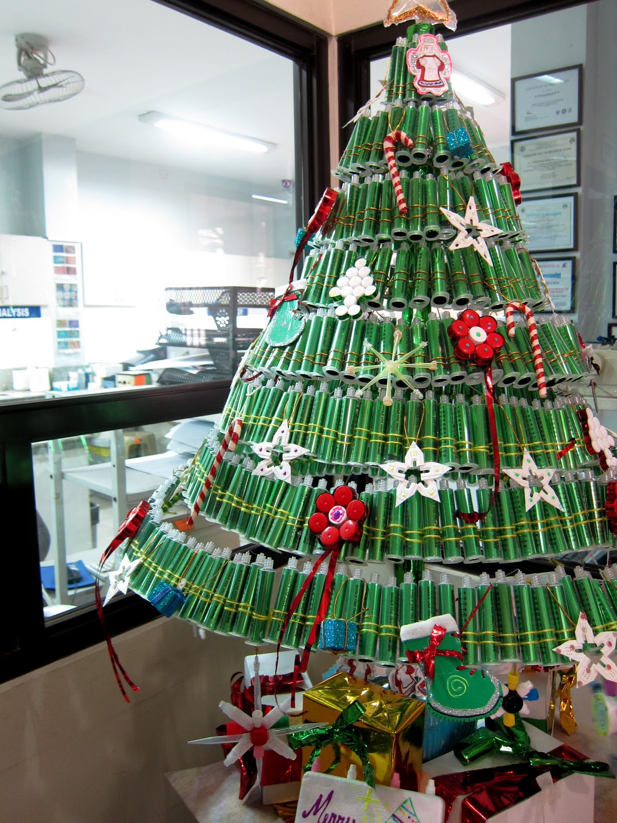 Less Room, MORE BLISS!: Oh, Christmas Tree, Green Christmas Tree