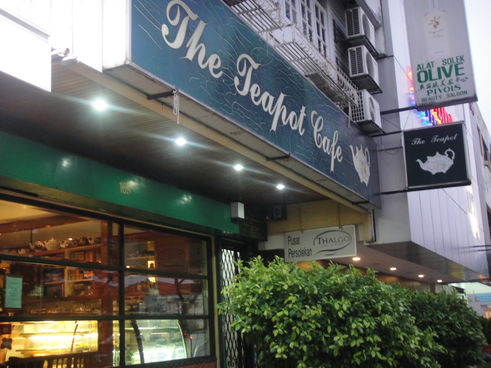 Joce Way, Joce Place The Teapot Cafe SS2