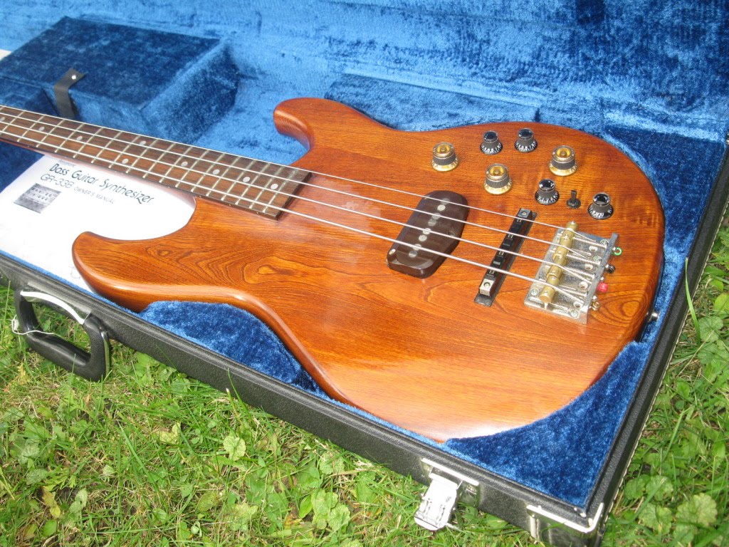 MATRIXSYNTH Vintage Roland G33 and GR33B bass synth combo