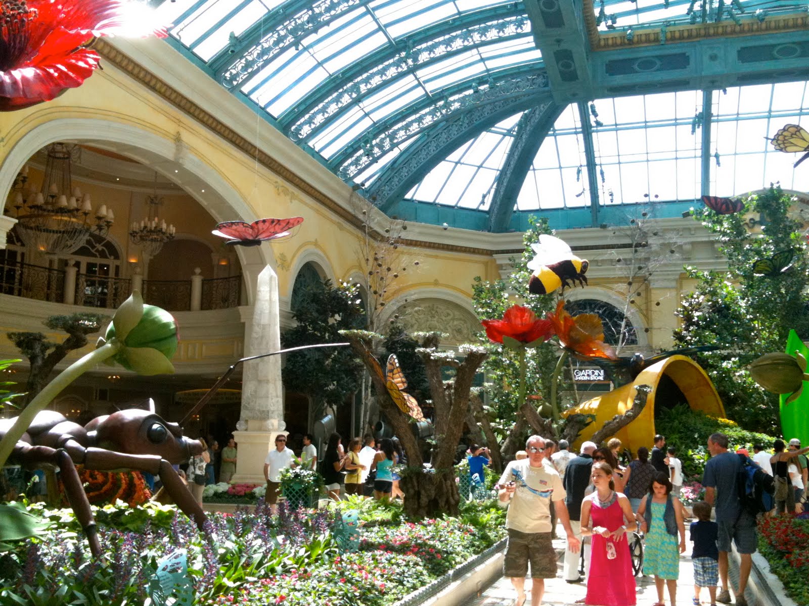 Muppets On Tour The Atrium At The Bellagio