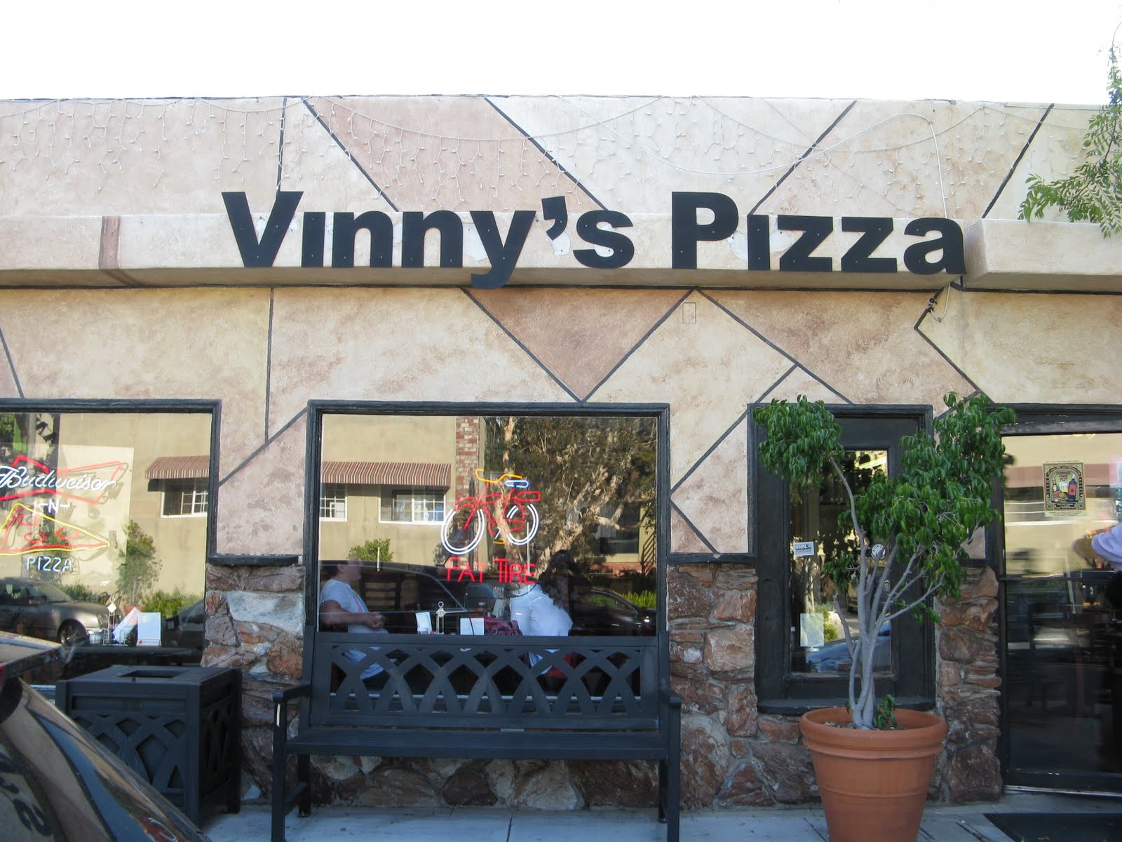 LA Pizza Vinny's Pizza