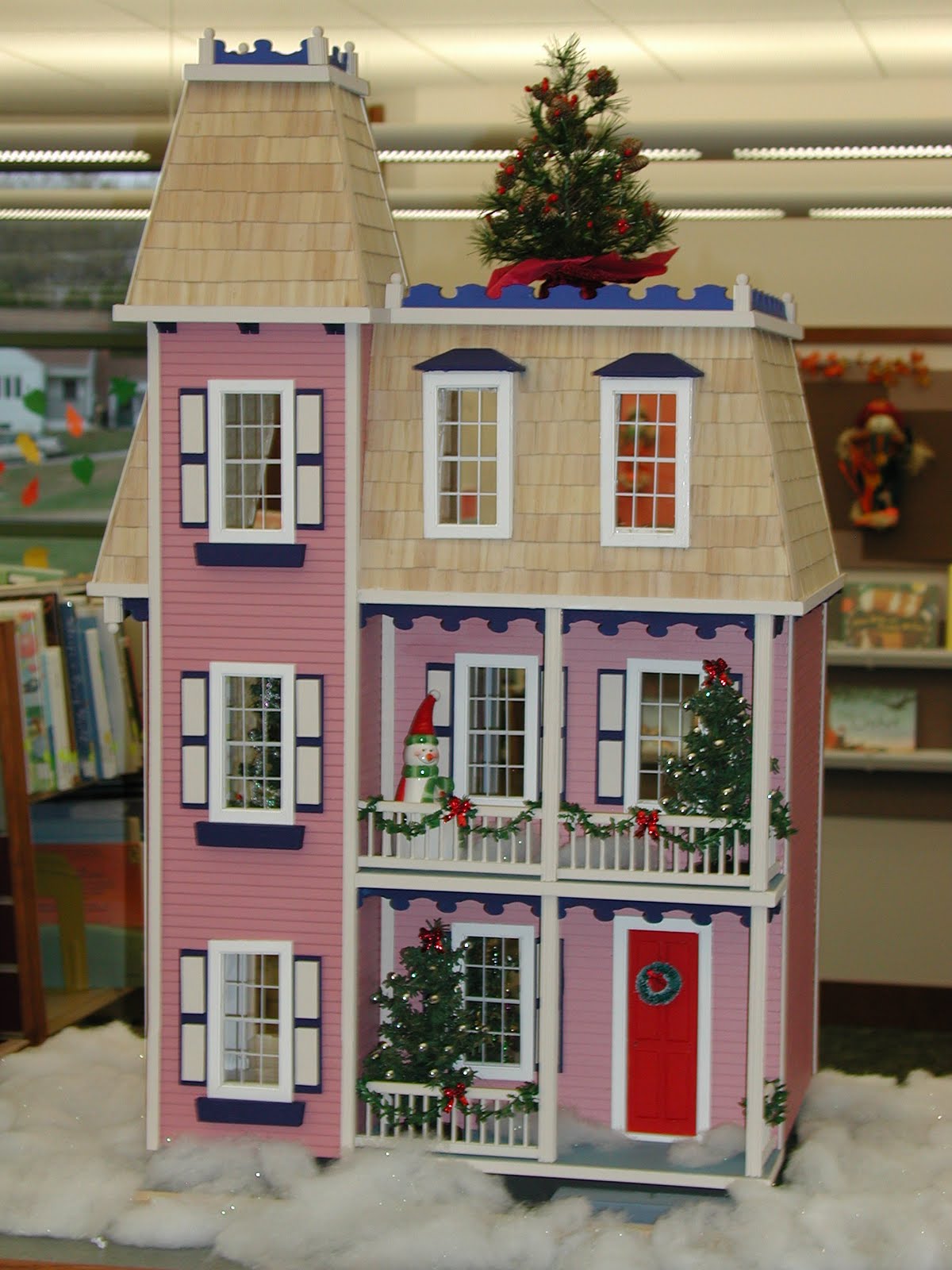 Solon Public Library Beautiful Victorian Dollhouse up for Auction