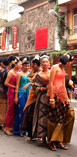 gajahmada festival fashion