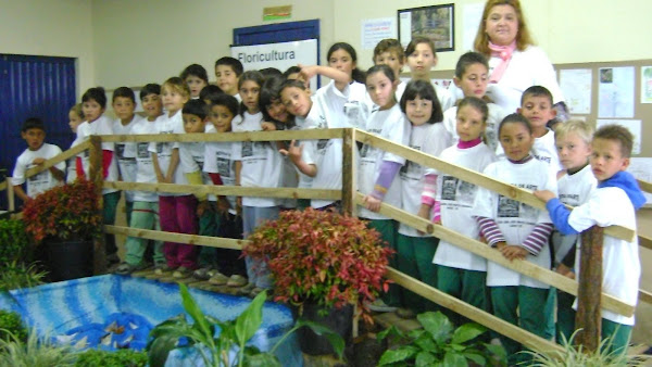 ALUNOS  COM AS PROFESSORAS , NA PONTE