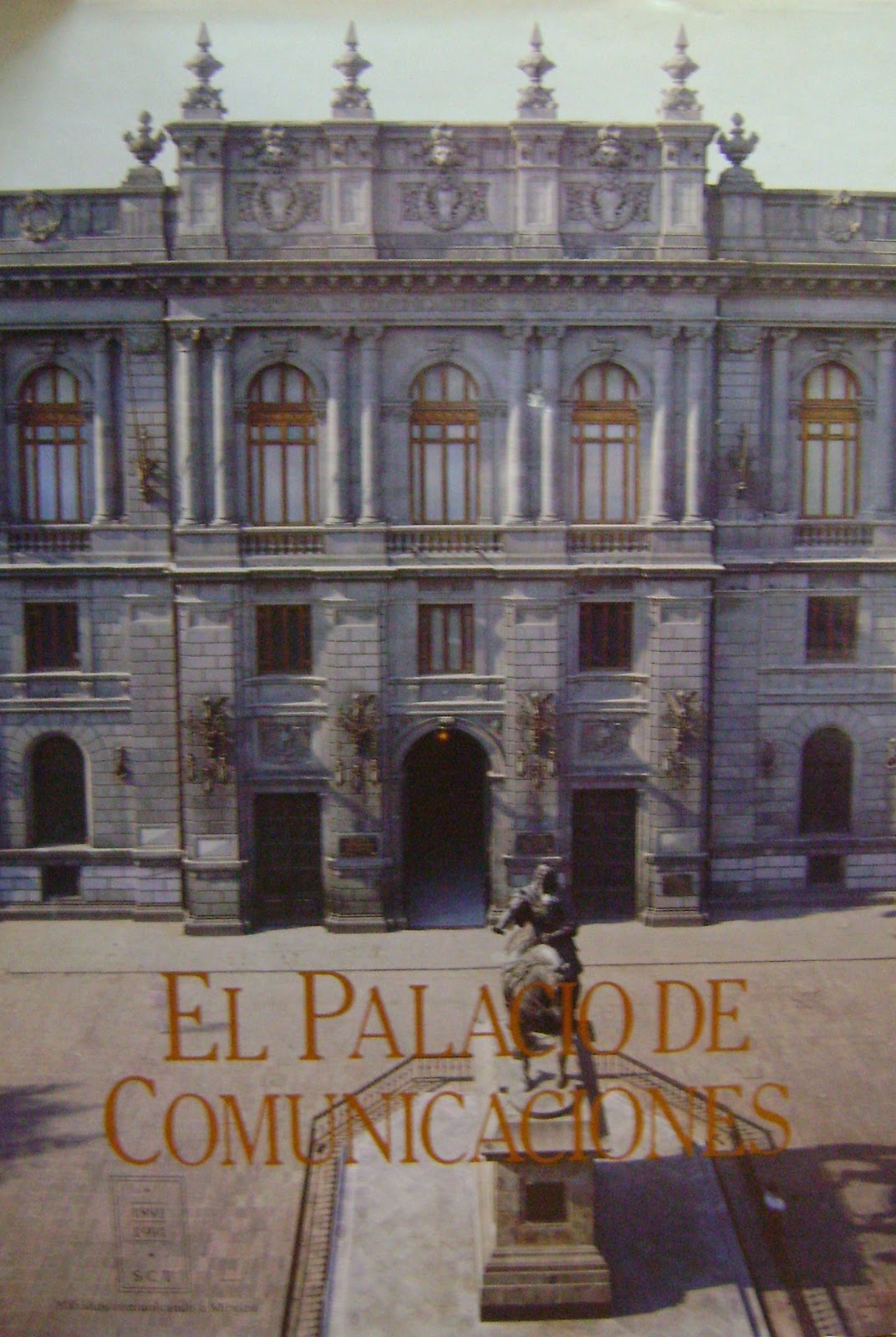 LIBRERÍA ÁTICO El palacio de comunicaciones