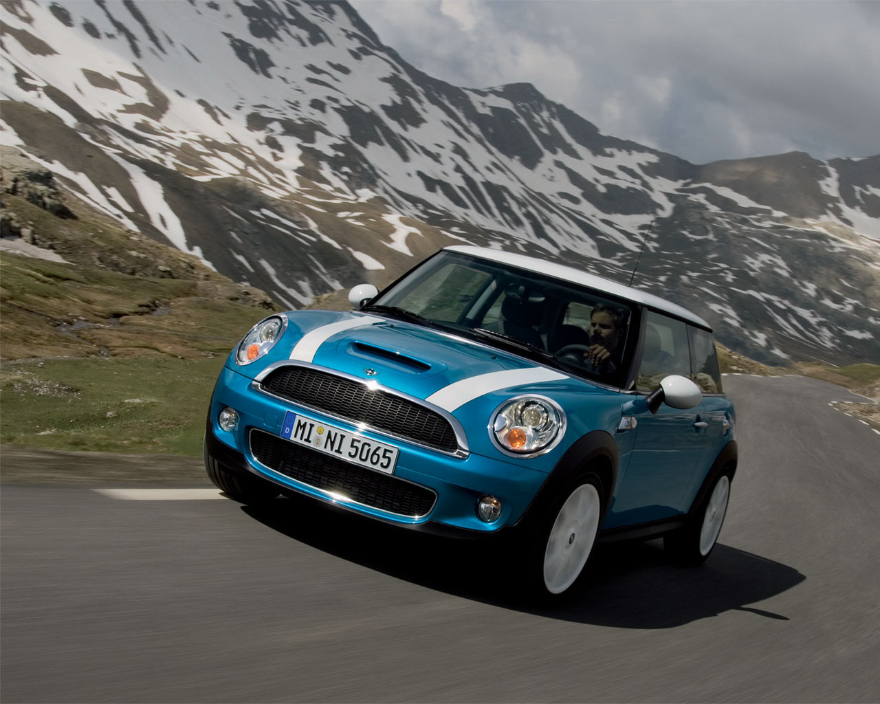 Mini Cooper Car Wallpapers, Pictures, Snaps, Photo, Models, Images
