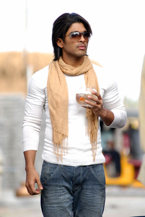 Allu Arjun's Fitness Problems ~ New Film Updates