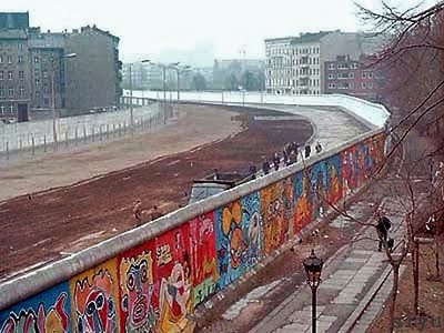 [berlin-wall.jpg]