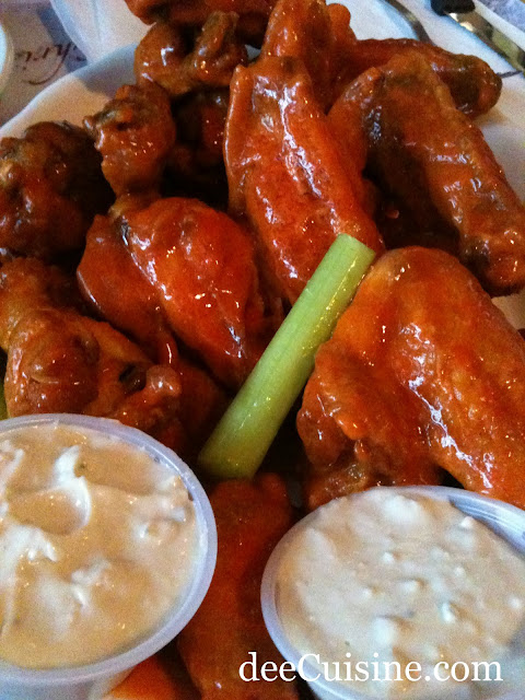 Hot Wings @ Candlelight Inn