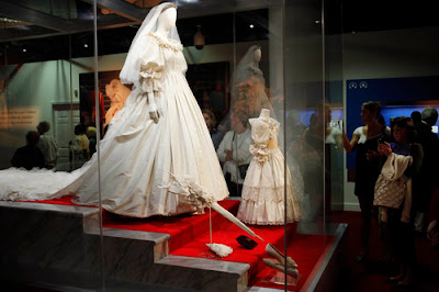 Princess Diana Exhibit Returns to U.S. | Viva Fashion
