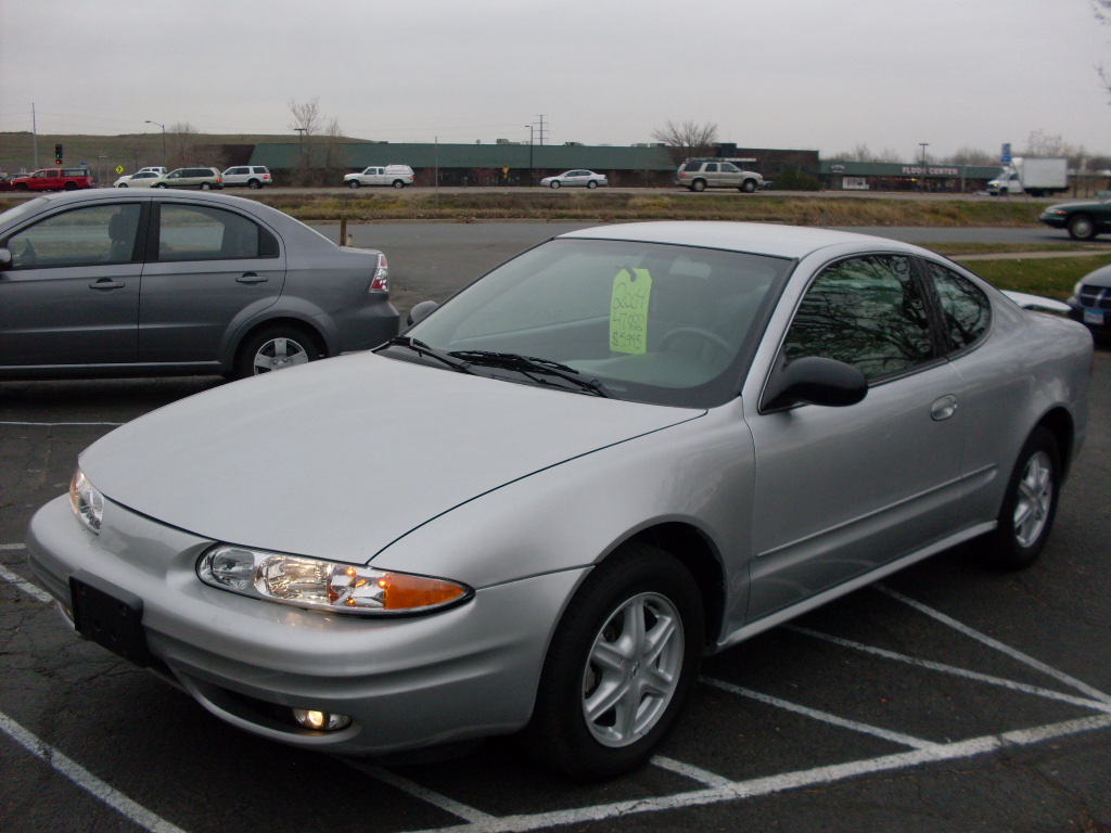 Ride Auto: 2004 Oldsmobile Alero