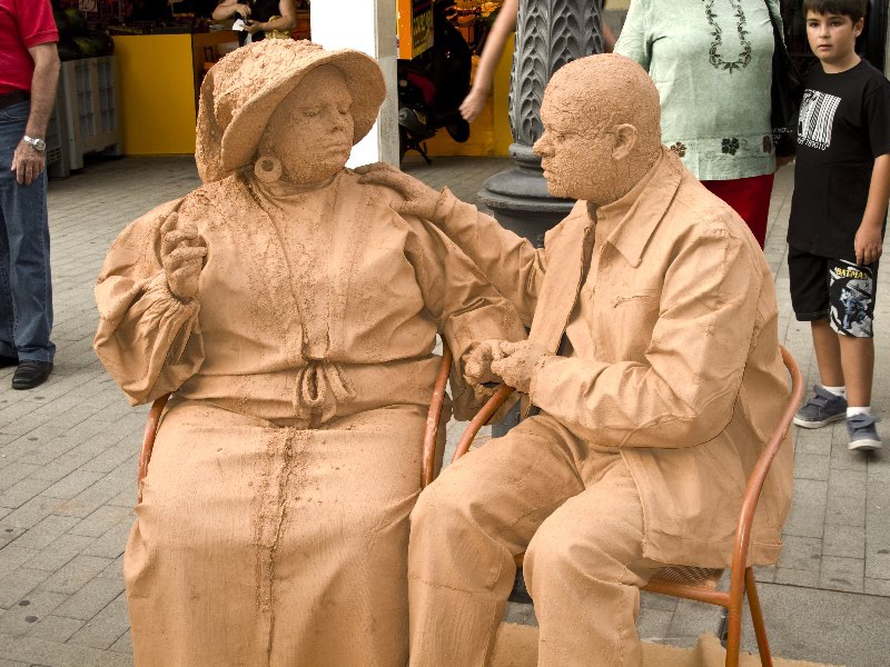 JOYANCO: Estatuas vivientes en LEGANES