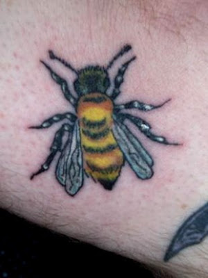 image of queen bee tattoo