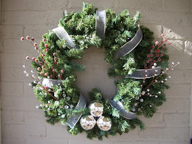 Cool Home Creations: Christmas Decor 2010: Greenery Wreath
