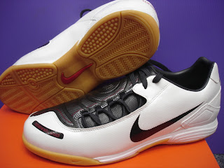 total 90 indoor soccer shoes